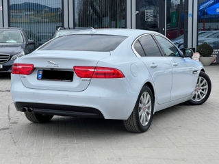 Jaguar XE foto 4