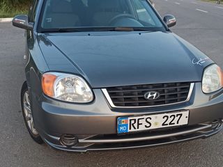 Hyundai Accent foto 4