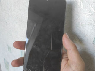 Cumpăr telefoane mobile cu display defect.