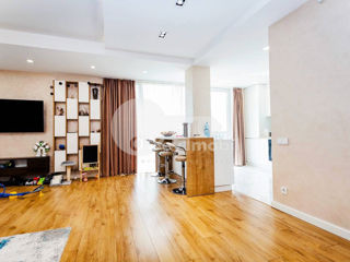 Apartament cu 4 camere, 130 m², Periferie, Ialoveni foto 2