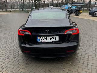 Tesla Model 3 foto 4