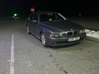 BMW 5 Series foto 4