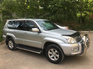 Toyota Land Cruiser Prado foto 2