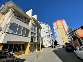 Apartament cu 3 camere, 90 m², Botanica, Chișinău foto 1