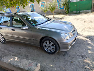 Mercedes C-Class foto 8