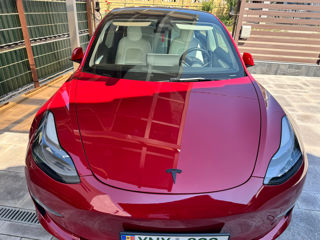 Tesla Model 3 foto 3