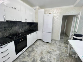 Apartament cu 2 camere, 70 m², Centru, Chișinău foto 4