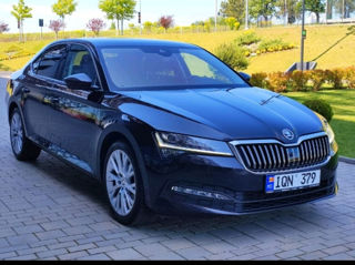 Skoda Superb foto 1