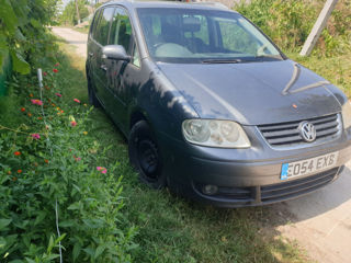 Volkswagen Touran foto 8