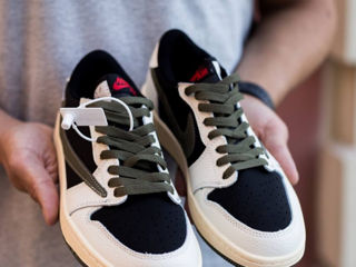 Nike Air Jordan 1 Retro Low OG 'Olive' Travis Scott Unisex foto 3