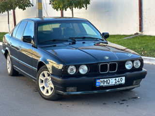 BMW 5 Series foto 2