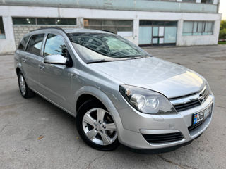 Opel Astra foto 1