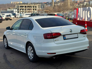 Volkswagen Jetta foto 8