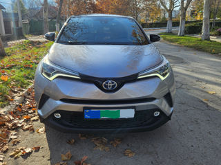 Toyota C-HR foto 2