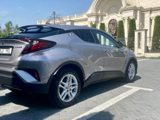 Toyota C-HR foto 3