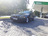 BMW 5 Series foto 2