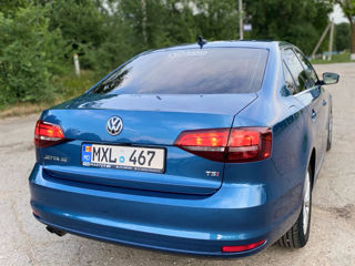 Volkswagen Jetta foto 6