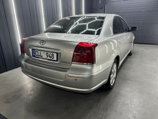 Toyota Avensis foto 5