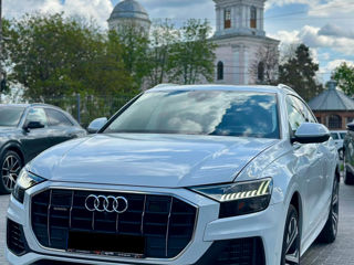 Audi Q8 foto 1