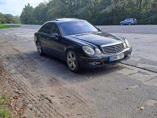 Mercedes E-Class foto 1