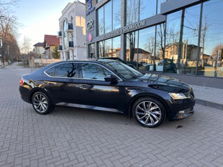 Skoda Superb foto 4