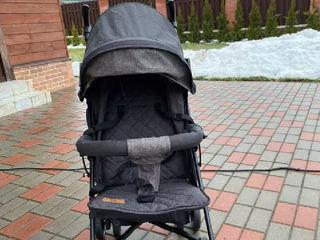 Cărucior de plimbare frumos și calitativ