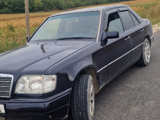 Mercedes Series (W124) foto 2