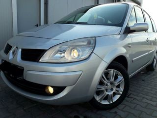 Renault Grand Scenic foto 1