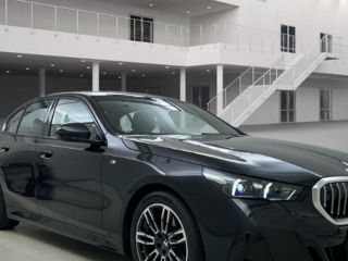 BMW 5 Series foto 3