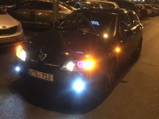 Nissan Almera foto 1