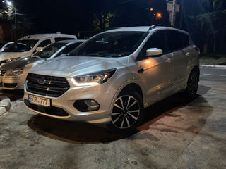 Ford Kuga foto 2