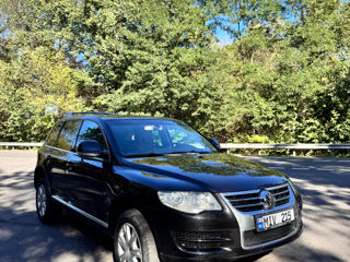 Volkswagen Touareg foto 1