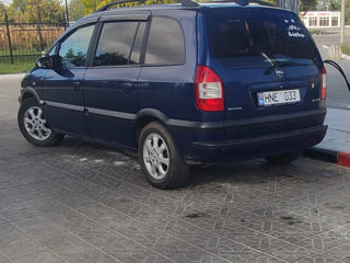 Opel Zafira foto 4