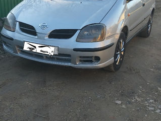 Nissan Almera foto 2