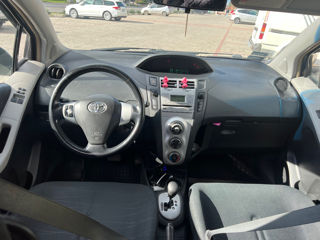 Toyota Yaris foto 8