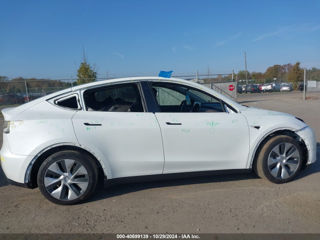 Tesla Model Y foto 8