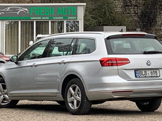 Volkswagen Passat foto 3