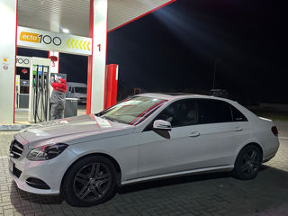 Mercedes E-Class foto 2