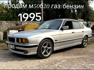 BMW 5 Series foto 2