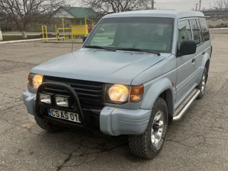 Mitsubishi Pajero foto 3