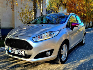 Ford Fiesta foto 2