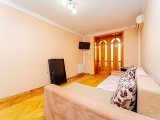 Apartament cu 2 camere, 55 m², Sculeni, Chișinău foto 3