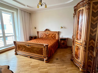 Apartament cu 4 camere, 156 m², Centru, Chișinău foto 3