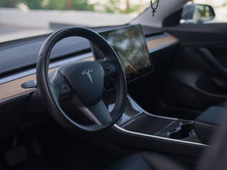 Tesla Model 3 foto 7