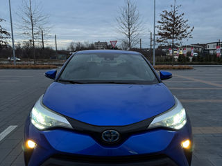 Toyota C-HR foto 2