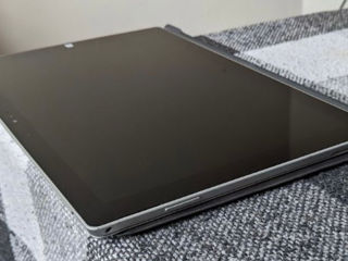 Vând tabletă Microsoft Surface pro 3.