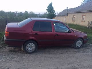 Volkswagen Vento foto 2