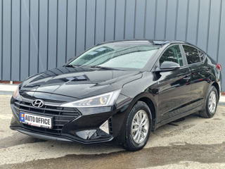 Hyundai Elantra foto 1