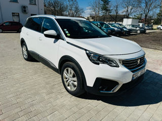 Peugeot 5008 foto 1