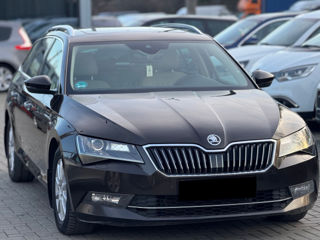 Skoda Superb foto 4